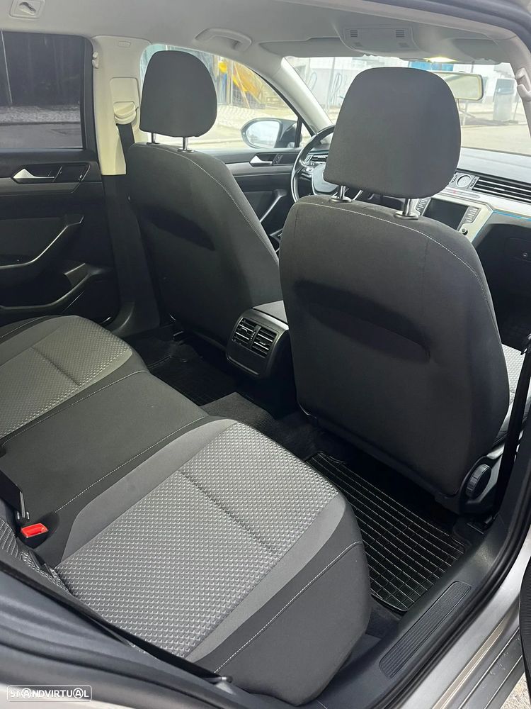 VW Passat Variant 1.6 TDI Confortline - 16