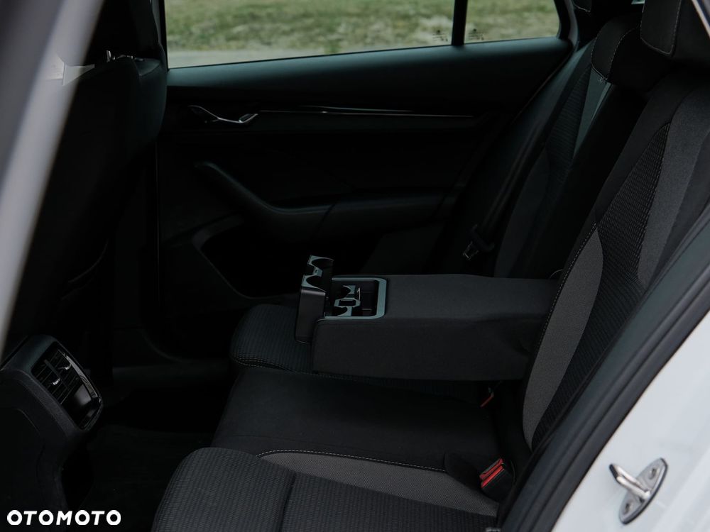Skoda Octavia 2.0 TDI Ambition DSG - 10