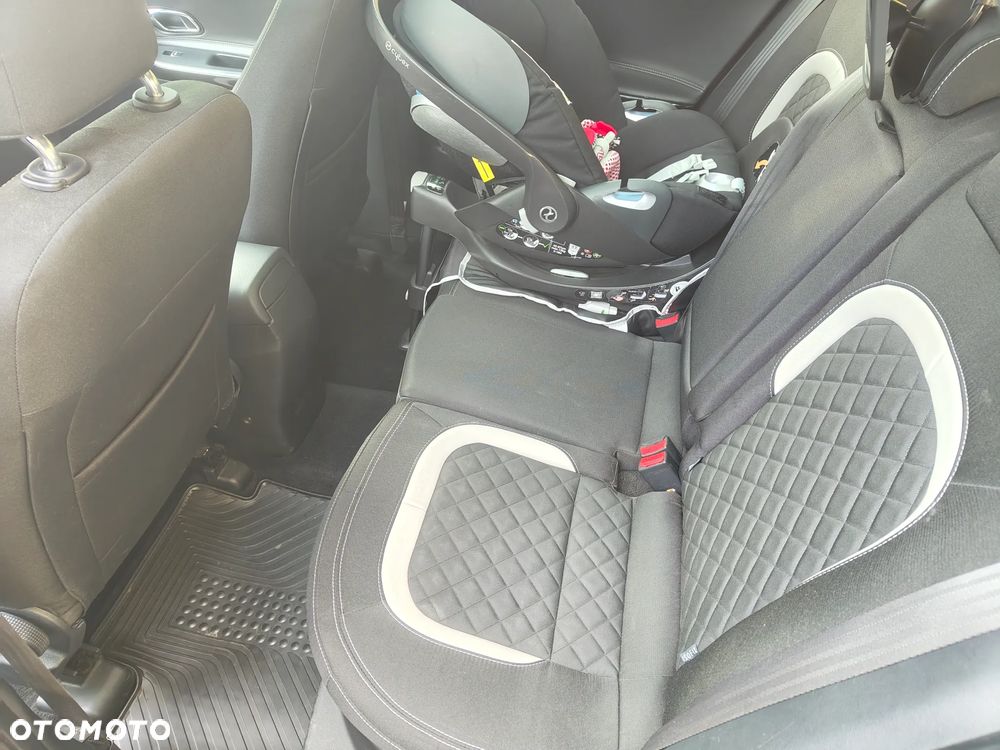 Kia Ceed 1.6 CRDi 136 ISG GT Line - 12