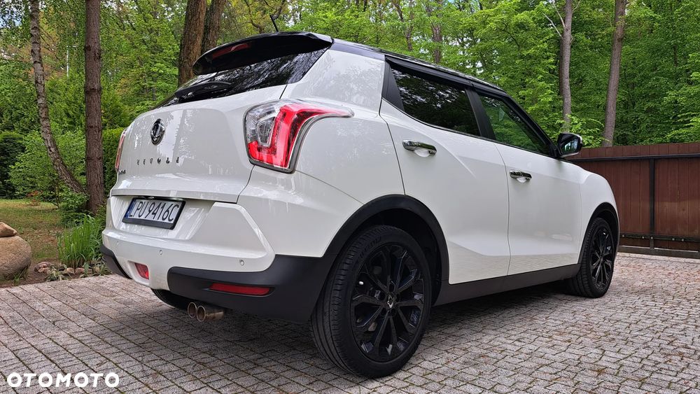SsangYong/KGM Tivoli e-XDi 160 2WD Black+White - 18