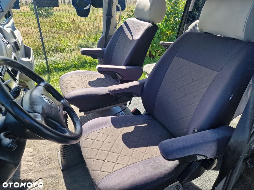 Volkswagen Caravelle GL - 18
