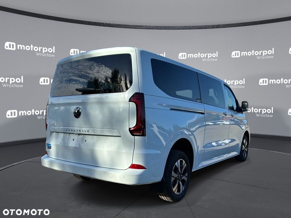Volkswagen Caravelle - 8