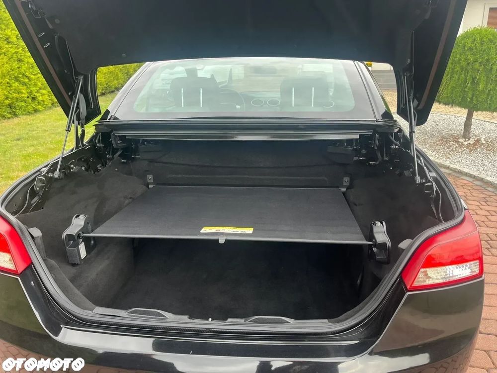 Ford Focus ver-coupe--cabriolet-2-0-16v-black-magic - 22
