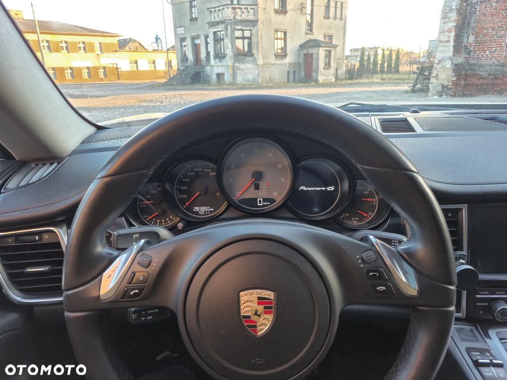 Porsche Panamera 4S PDK - 13