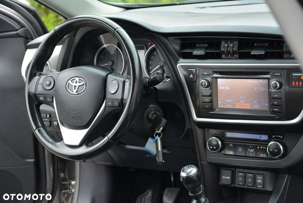 Toyota Auris 1.6 Executive - 19