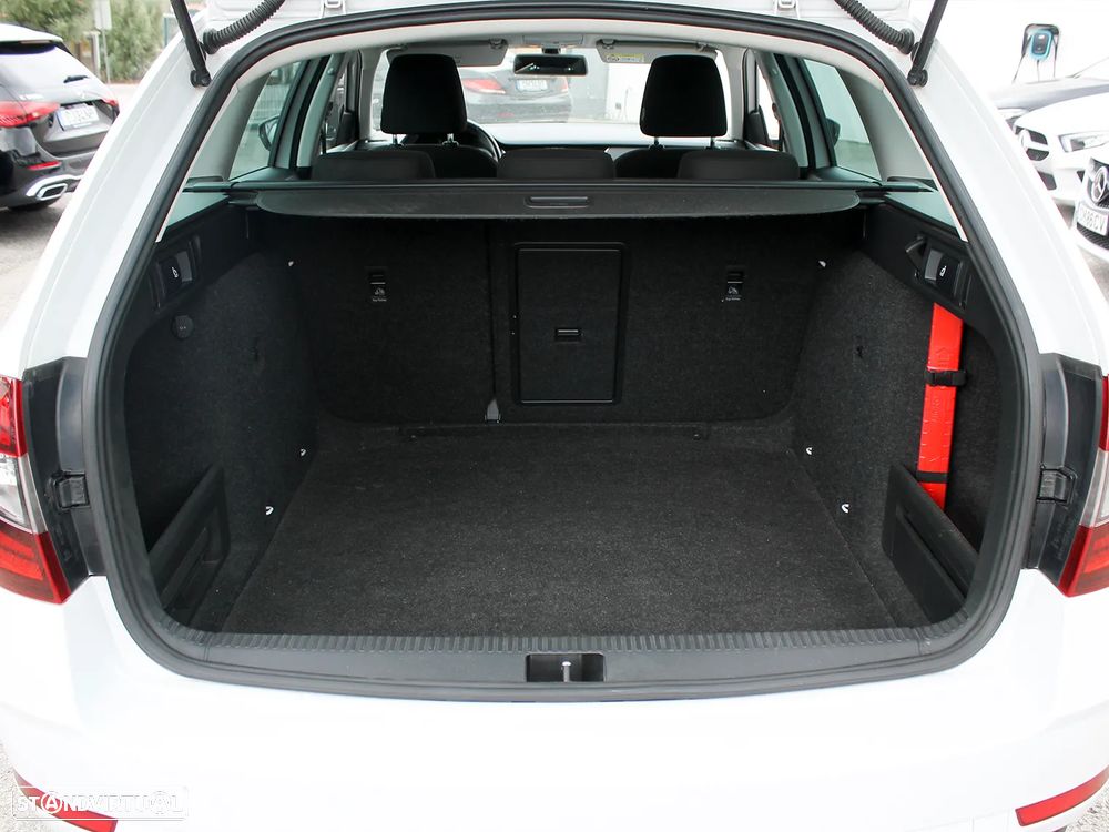 Skoda Octavia Break - 16