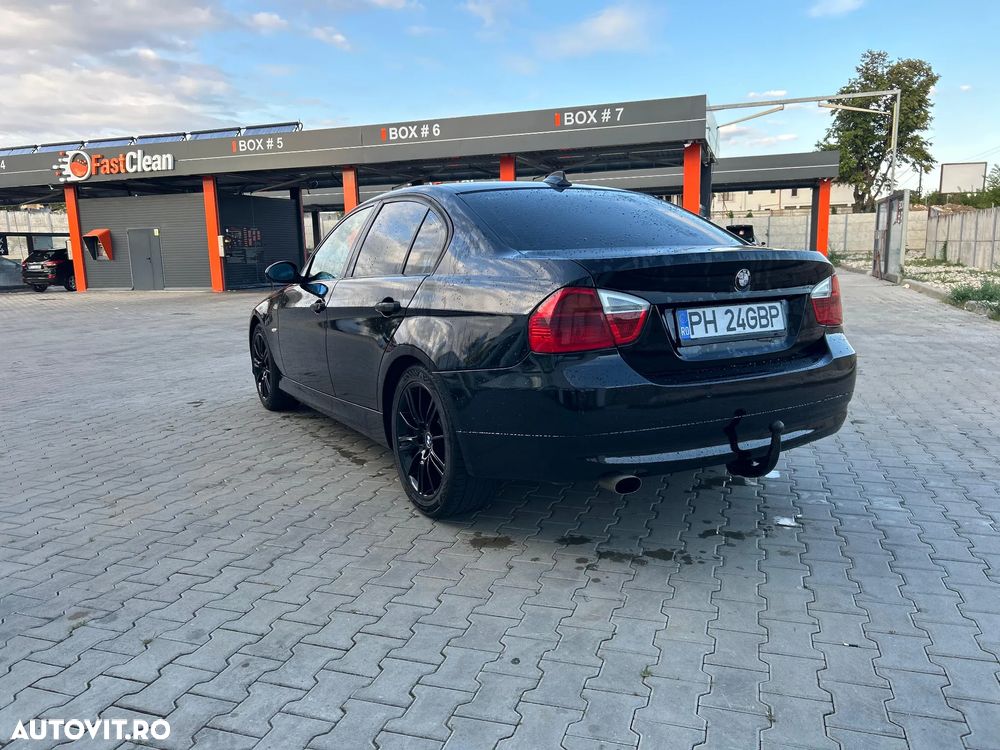 BMW Seria 3 320i - 11
