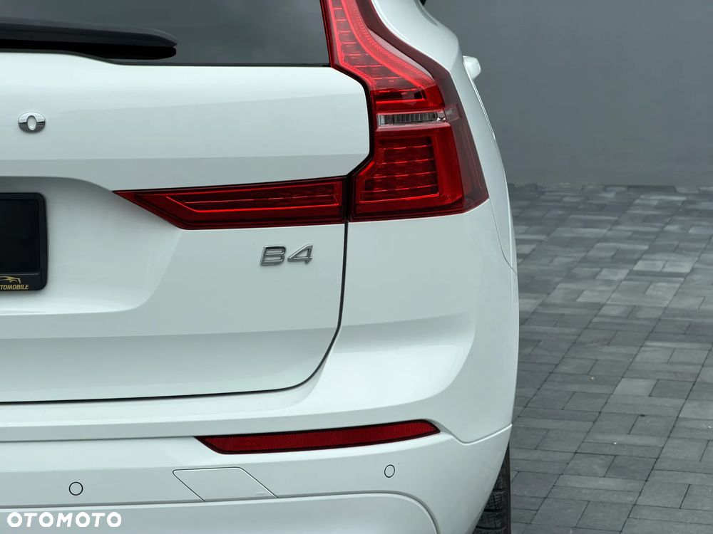 Volvo XC 60 B4 B R-Design - 12