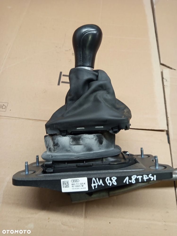 AUDI A4 B8 SEDAN 08-12 1.8 TFSI LEWAREK WYBIERAK BIEGÓW 8K0711025K - 4
