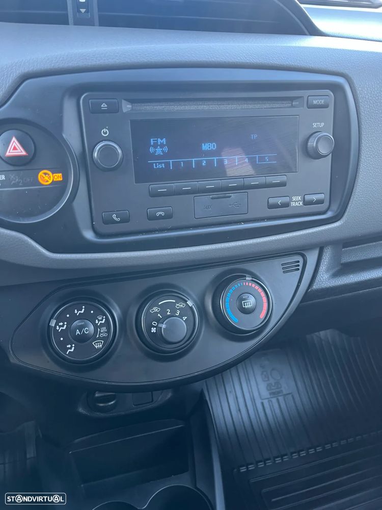 Toyota Yaris Ecobizz IVA Dedutível - 16