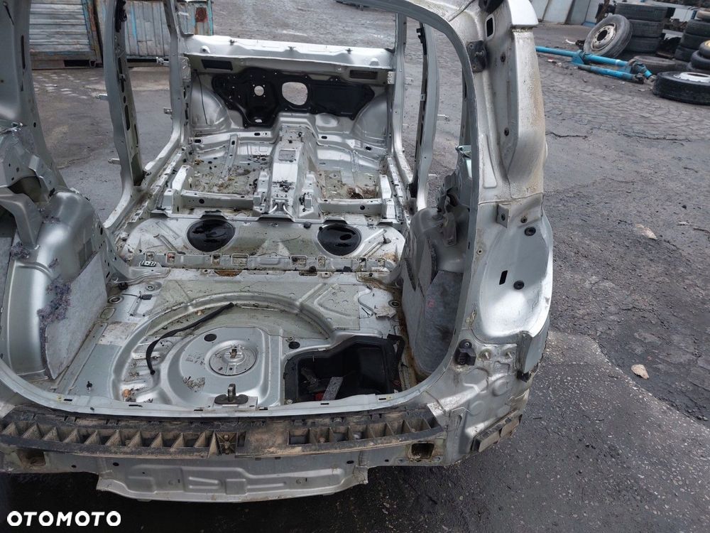 Błotnik tył prawy ćwiartka SKODA YETI 2009-2017 LA7W Srebrny WYSYŁKA - 5