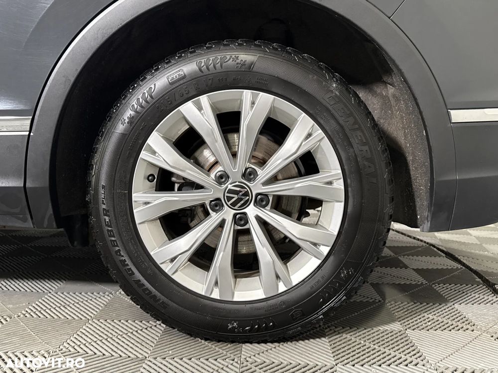 Volkswagen Tiguan - 14