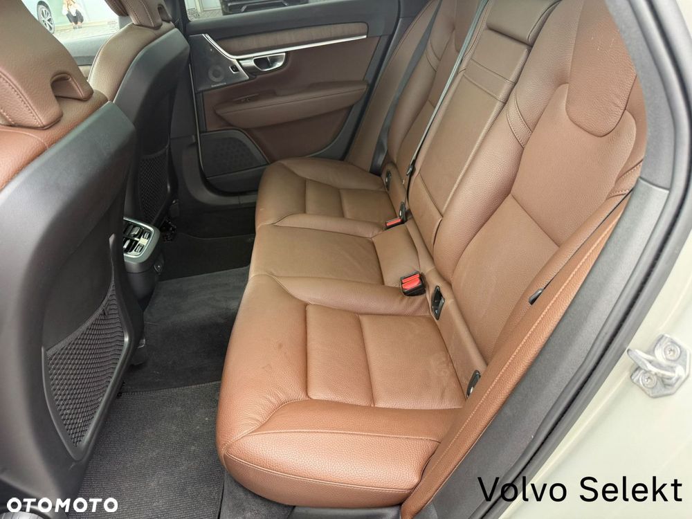 Volvo V90 Cross Country - 19