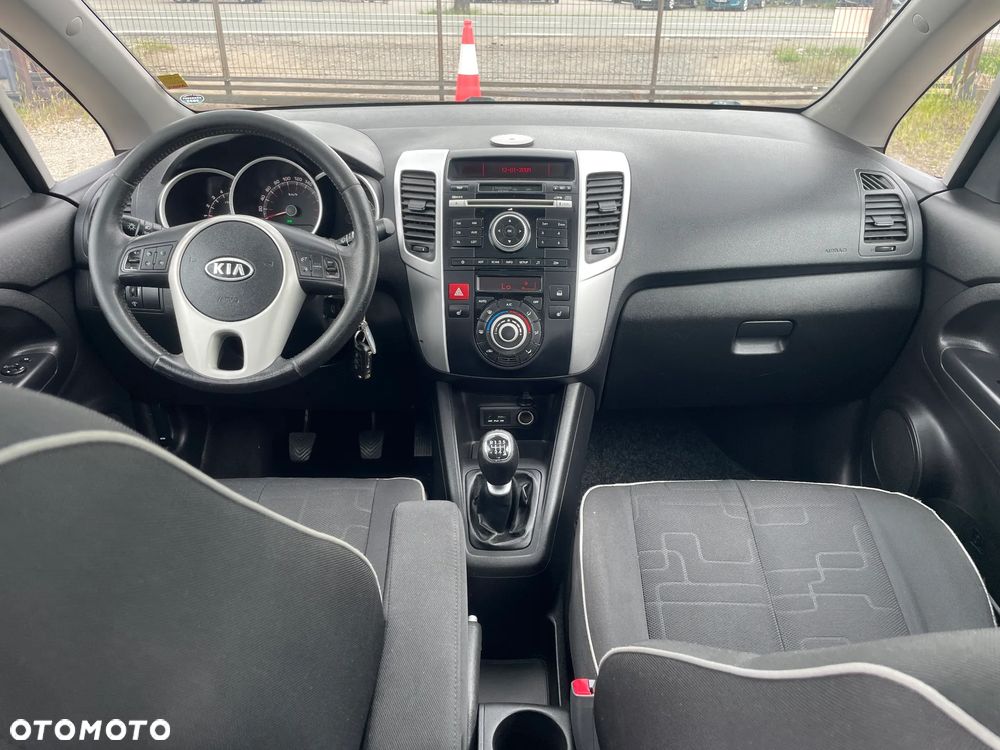 Kia Venga - 15