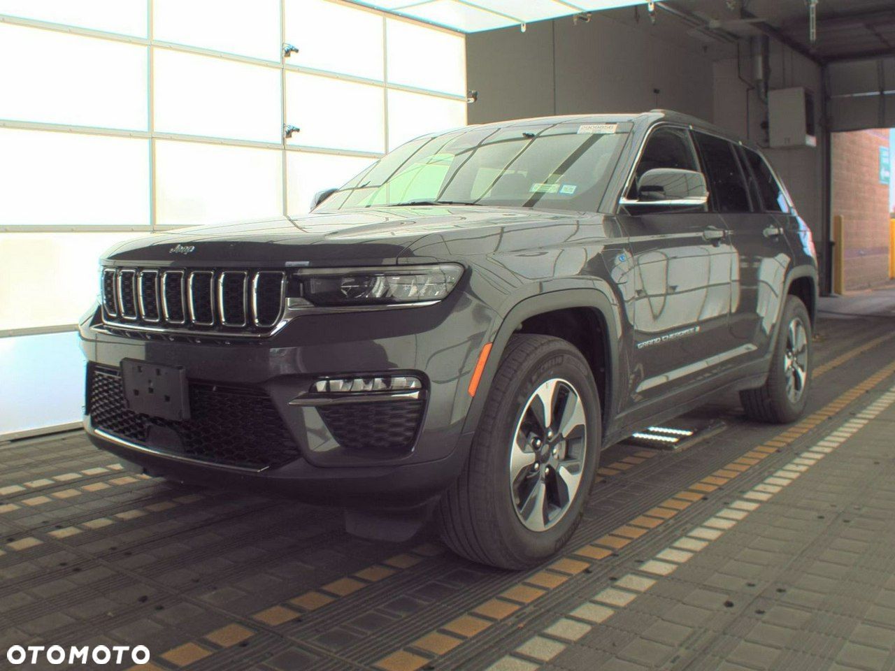Jeep Grand Cherokee - 1