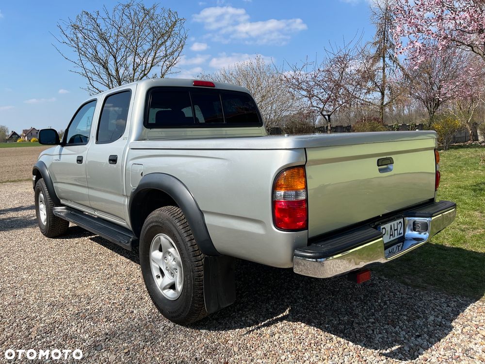 Toyota Tacoma - 8