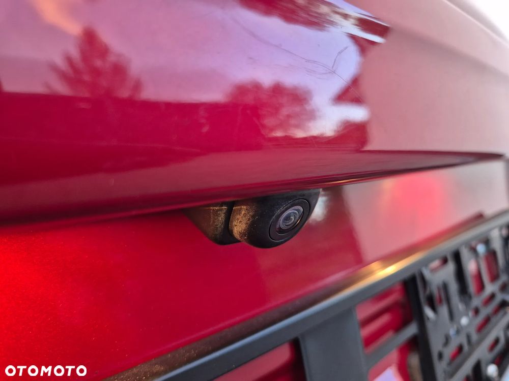 Hyundai Kona 64kWh Premium - 8