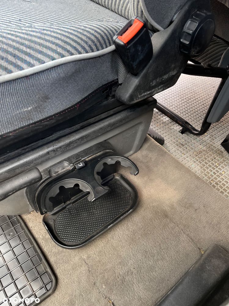 Volkswagen Multivan - 34