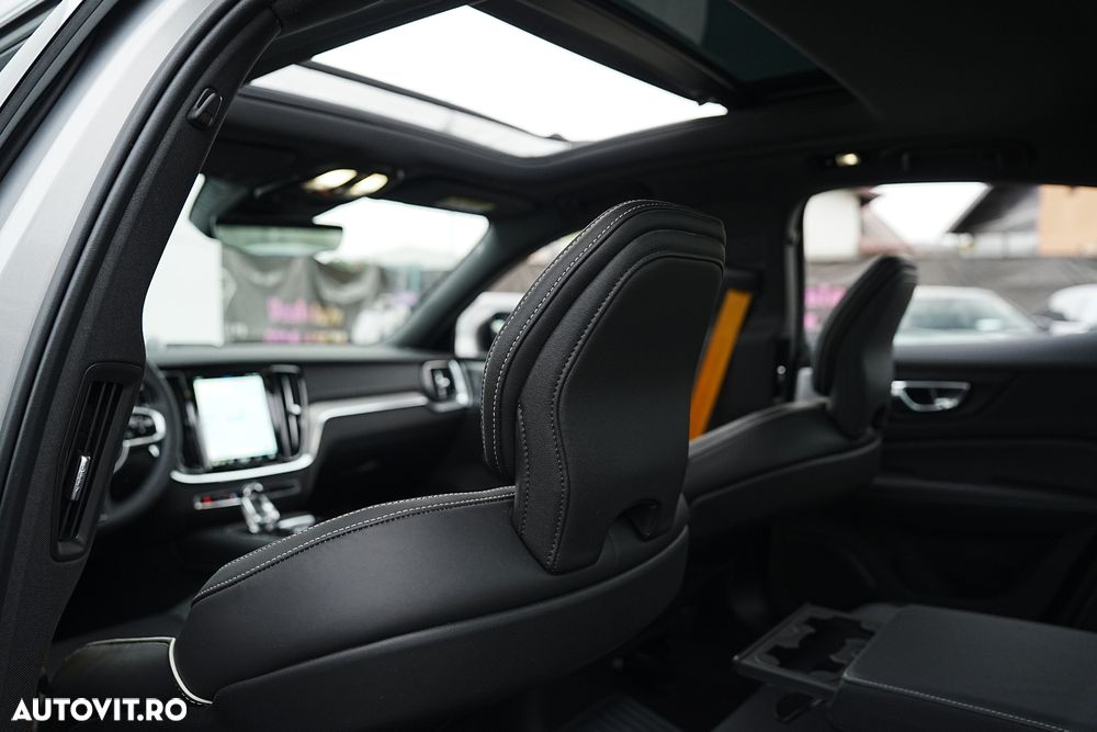 Volvo S60 T8 Recharge AWD Polestar Engineered - 31