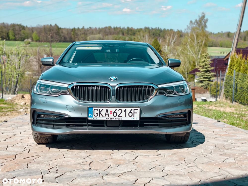BMW Seria 5 530i GPF xDrive Sport Line sport - 3