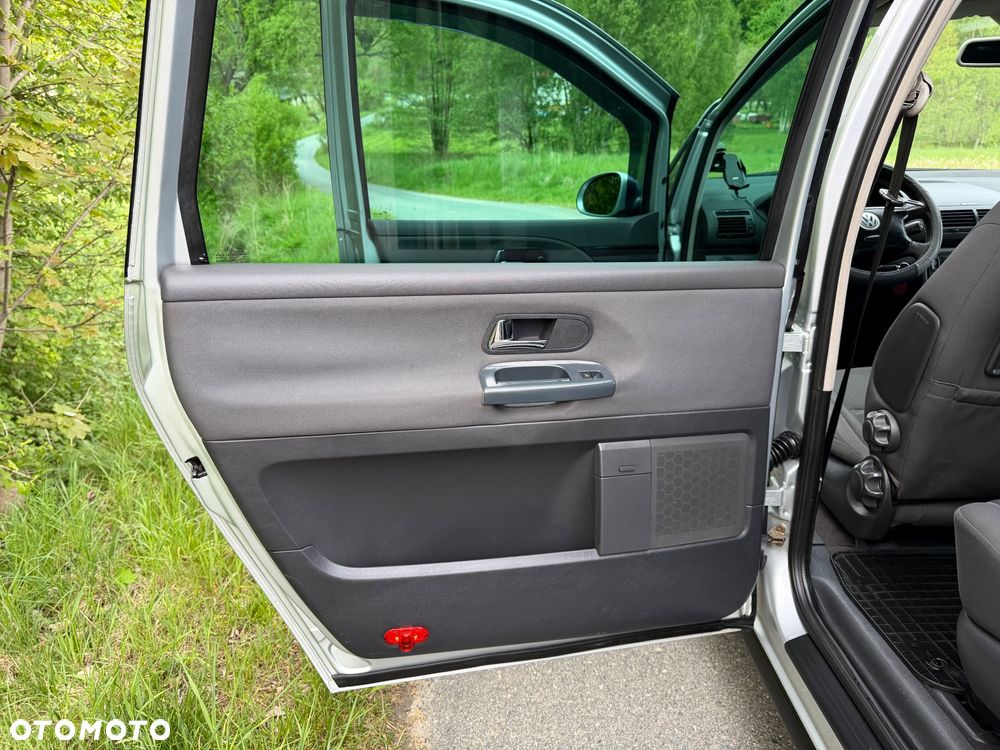 Volkswagen Sharan 1.9 TDI Comfortline Family - 22