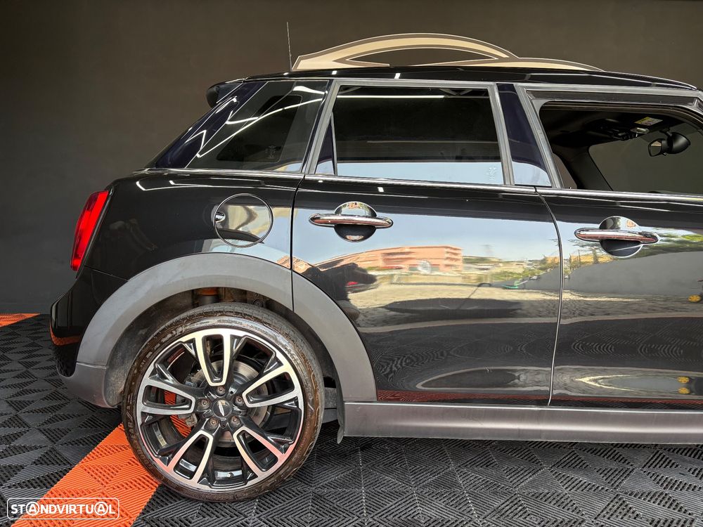 MINI 5 Portas Cooper D Aut. - 24