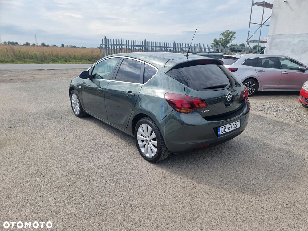 Opel Astra 1.6 Automatik Design Edition - 4