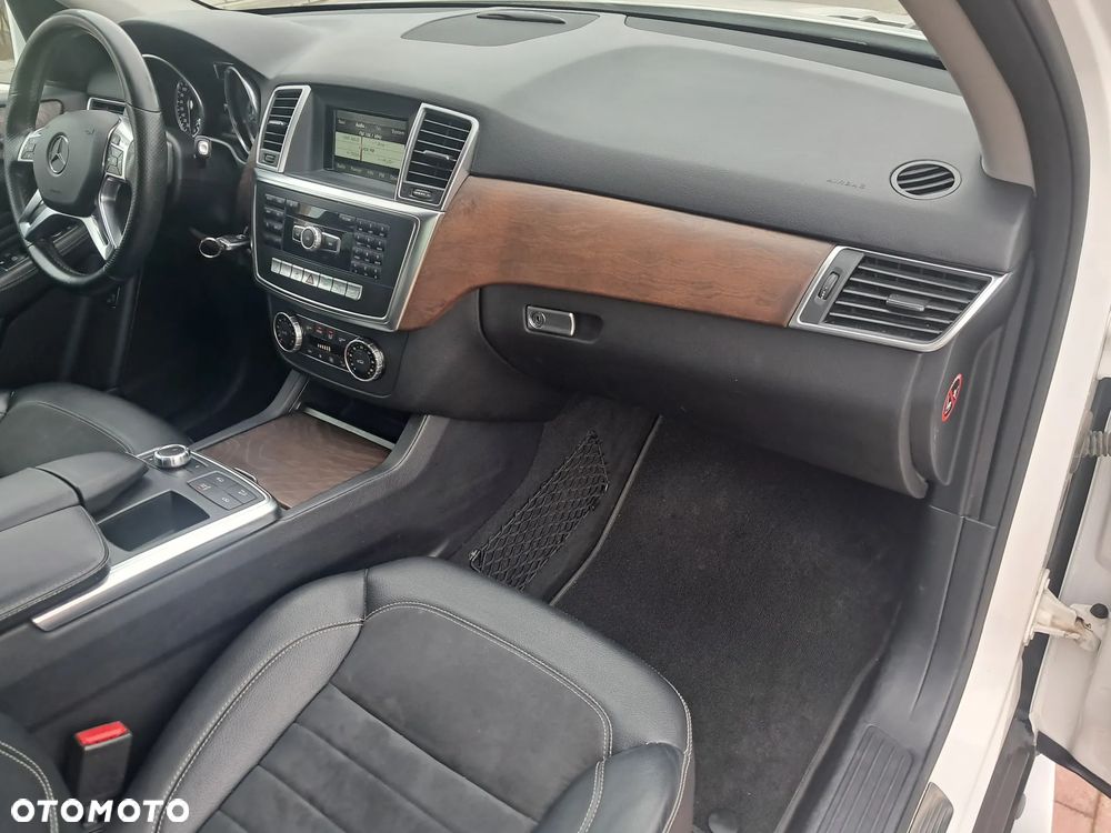 Mercedes-Benz ML - 10