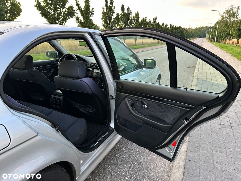 BMW Seria 5 520i - 27