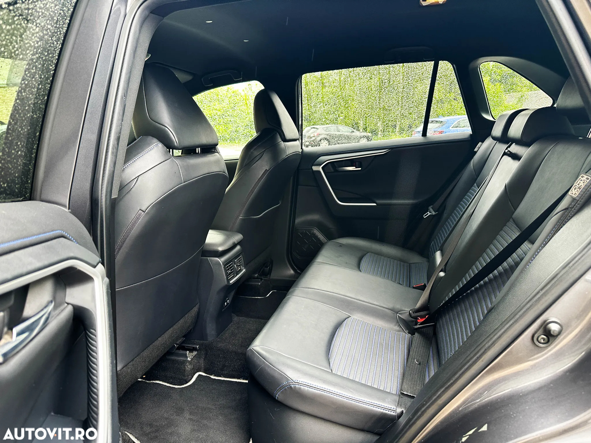 Toyota RAV4 2.5 4x4 Hybrid Lounge - 9