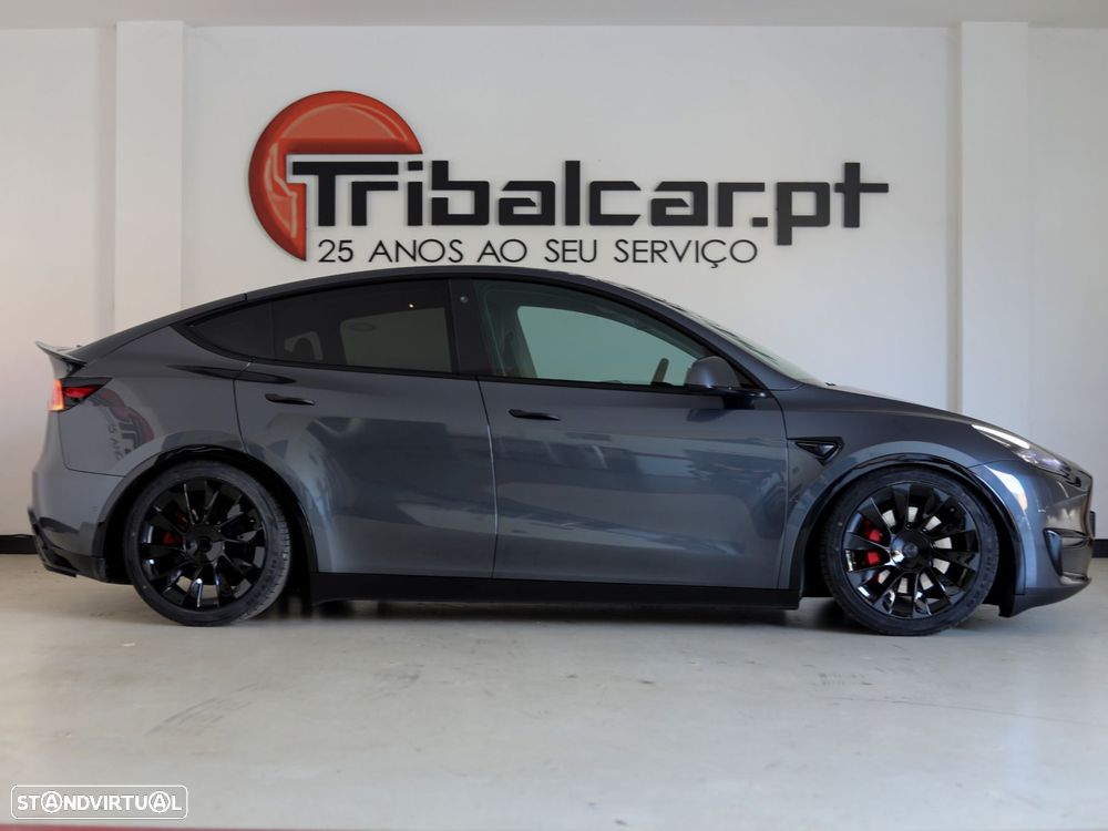 Tesla Model Y Long-Range RWD - 5