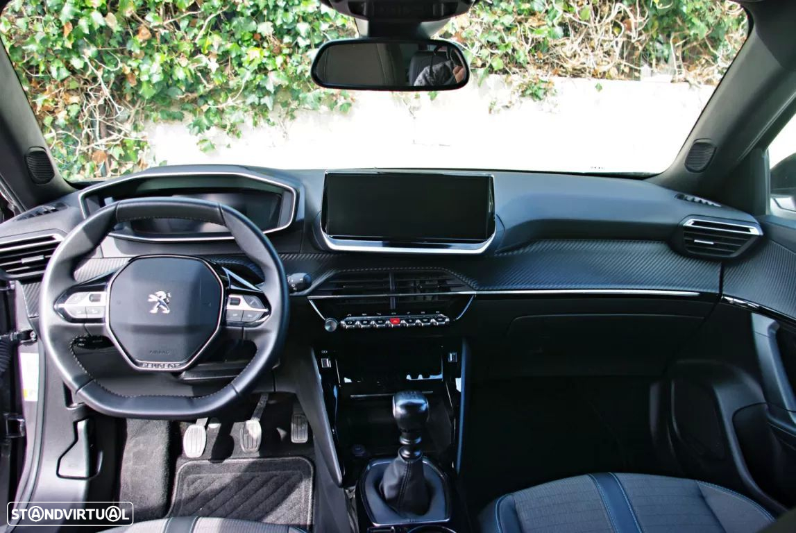 Peugeot 2008 1.2 PureTech Allure - 19