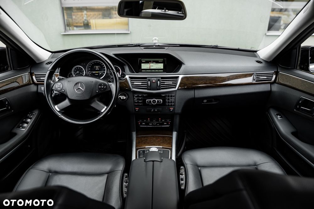 Mercedes-Benz Klasa E 300 BlueTEC HYBRID 7G-TRONIC Avantgarde - 25