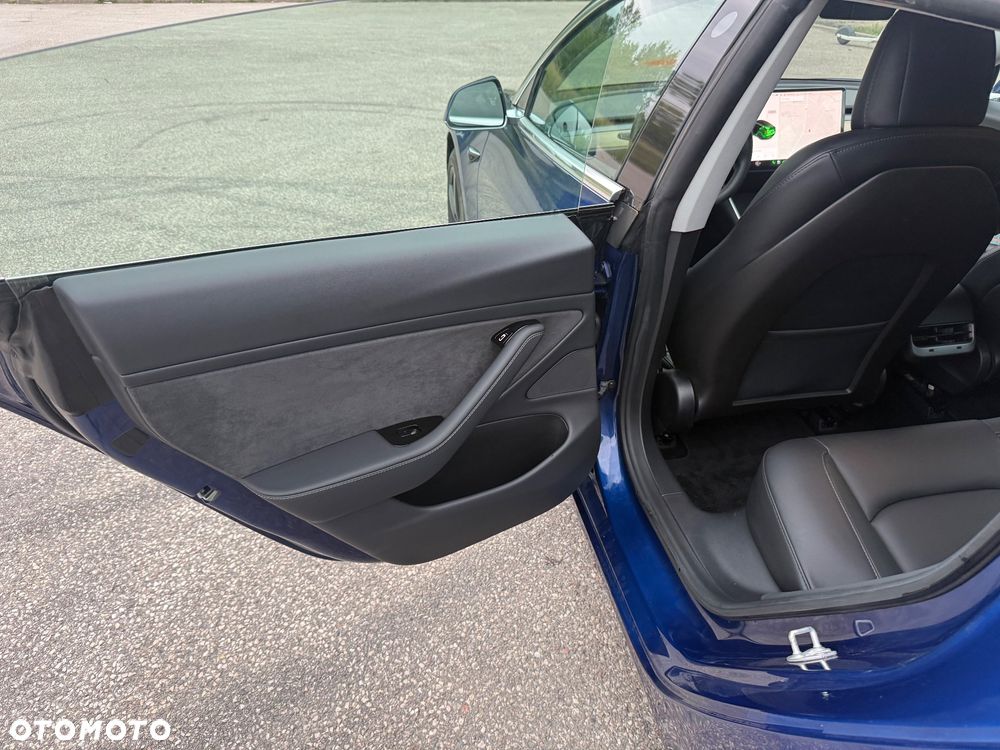 Tesla Model 3 - 16