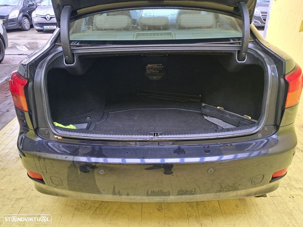 Lexus IS 220 d Sport 54 - 19