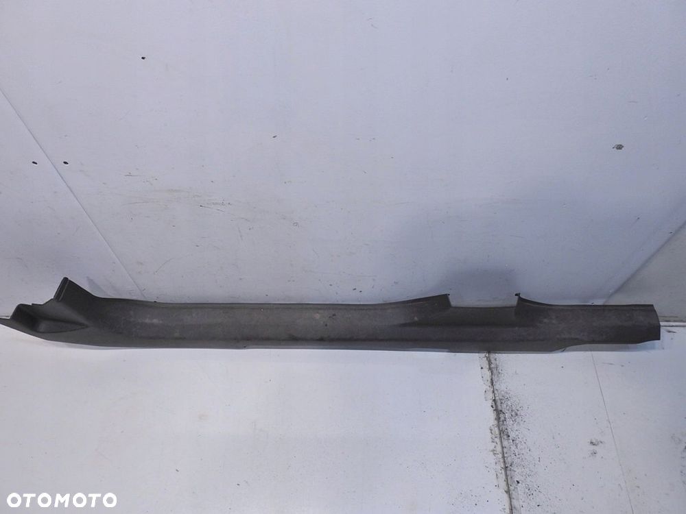 LISTWA OSŁONA PROGU PRAWY PRZÓD OPEL ASTRA III H - 2