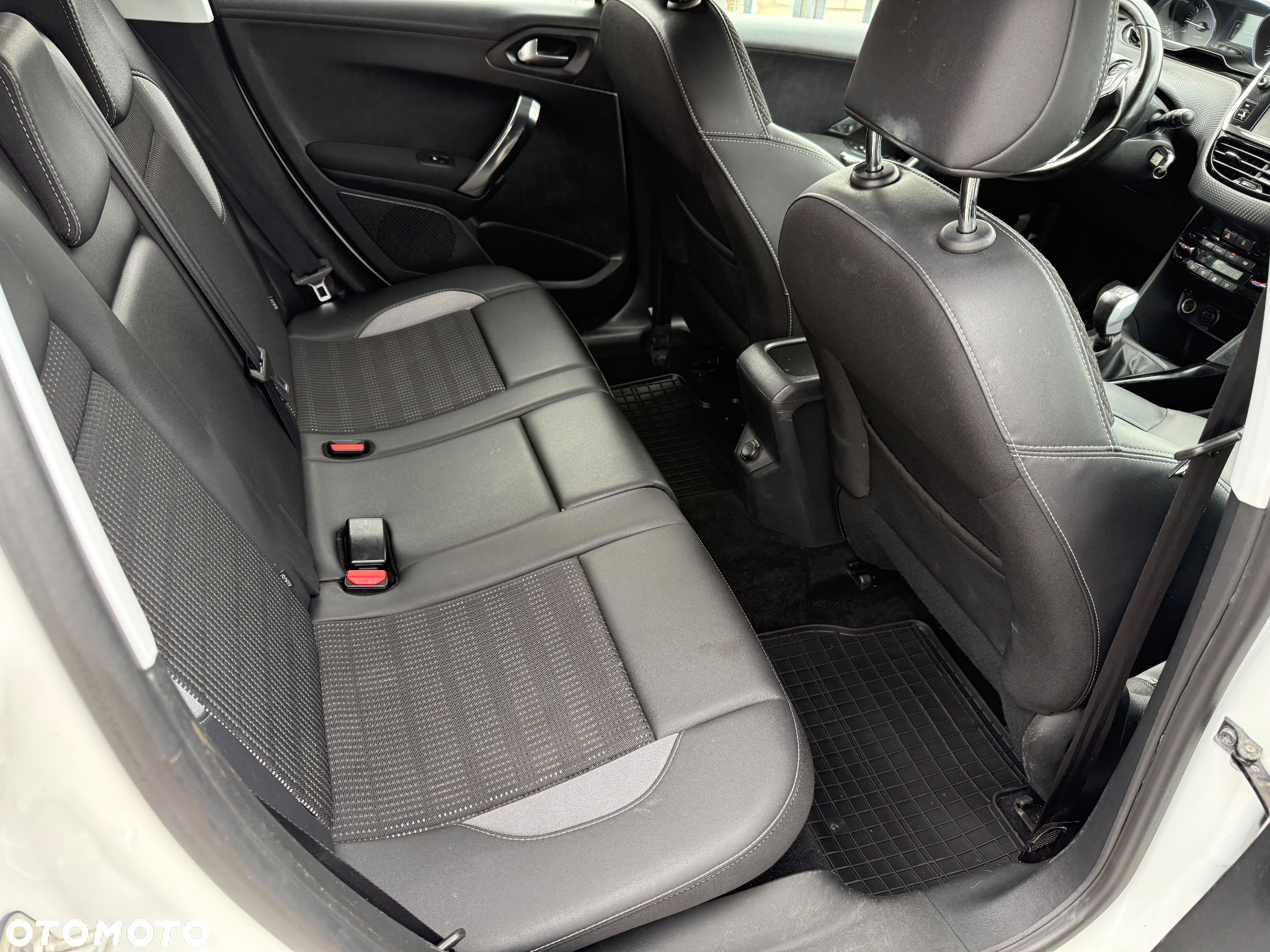 Peugeot 2008 1.2 Pure Tech Crossway S&S - 30