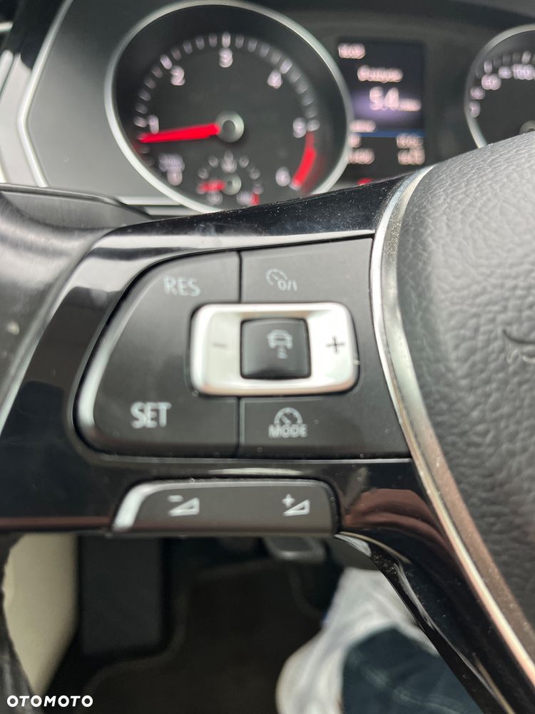 Volkswagen Passat 1.6 TDI BMT Comfortline - 23