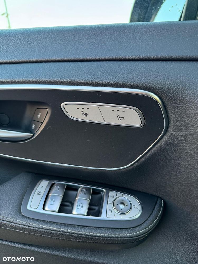 Mercedes-Benz Klasa V 300 d lang 4Matic 9G-TRONIC Avantgarde Edition 2020 - 9