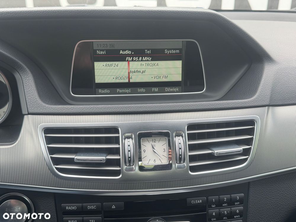 Mercedes-Benz Klasa E 220 CDI BlueEff Avantgarde - 32