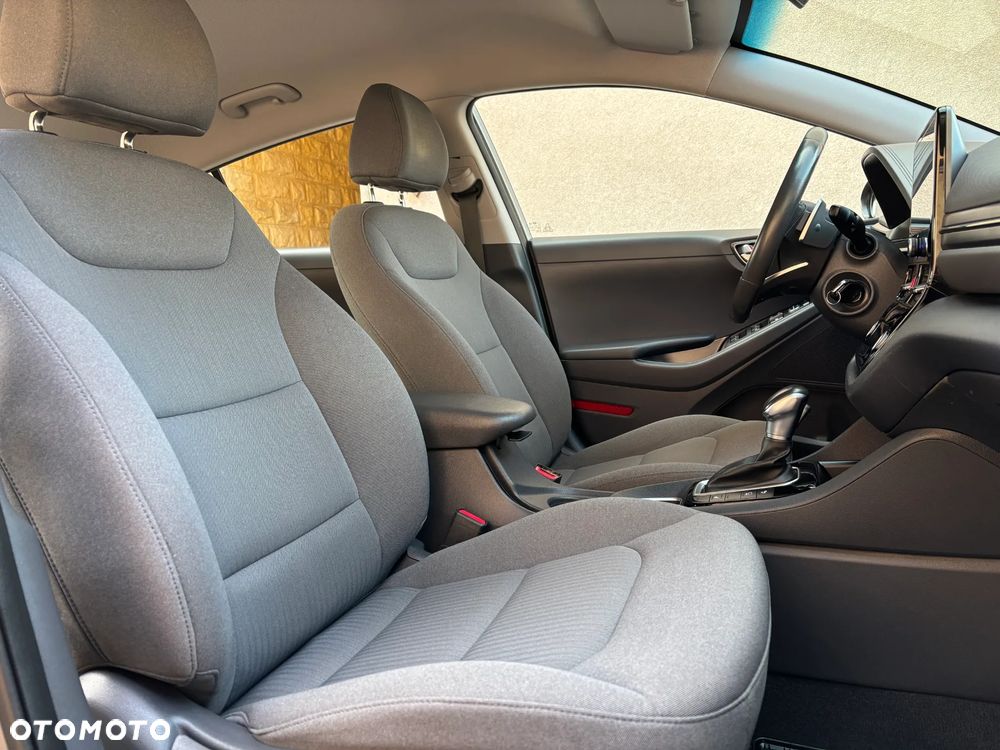 Hyundai IONIQ - 31