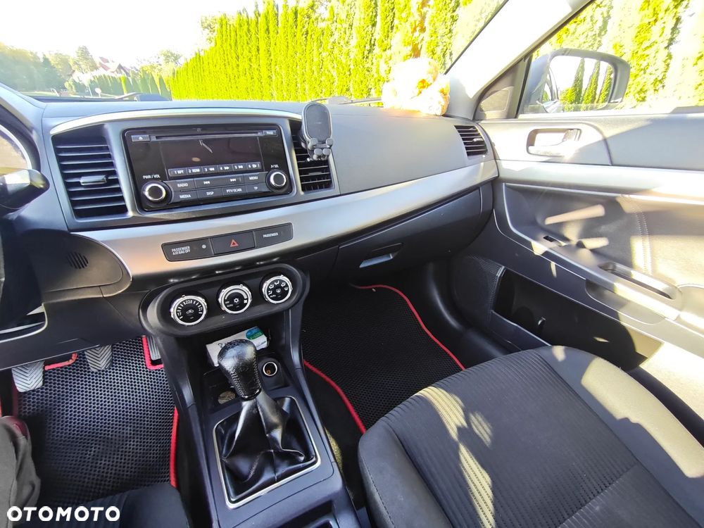 Mitsubishi Lancer 1.6 Invite - 8