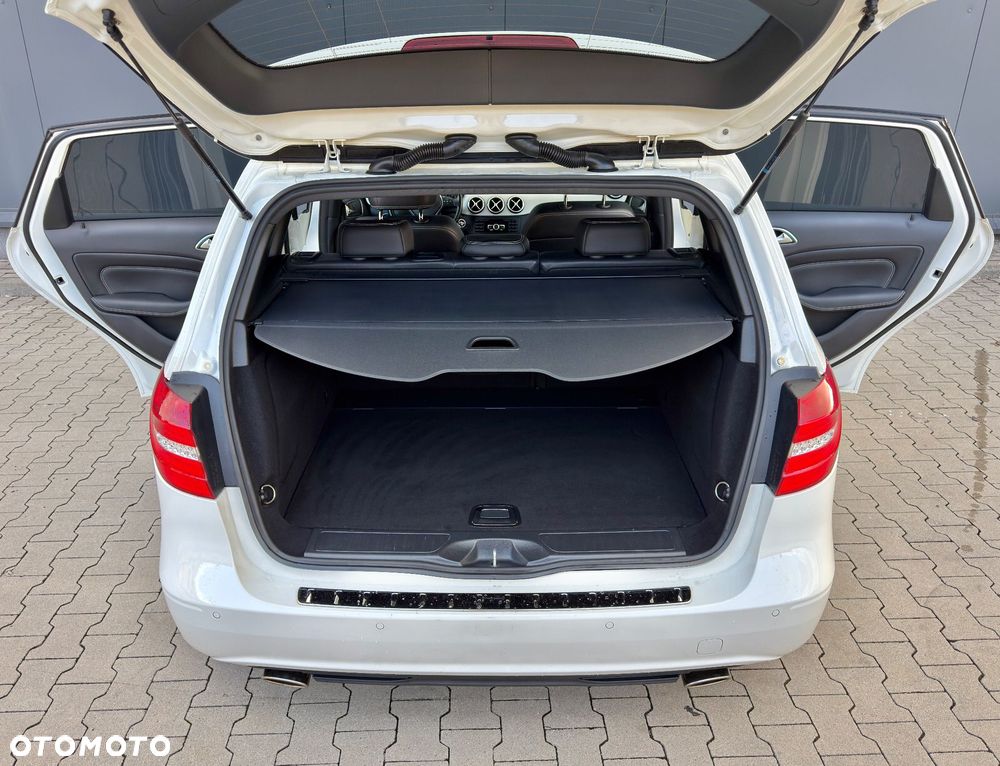 Mercedes-Benz Klasa B 200 CDI (BlueEFFICIENCY) - 33