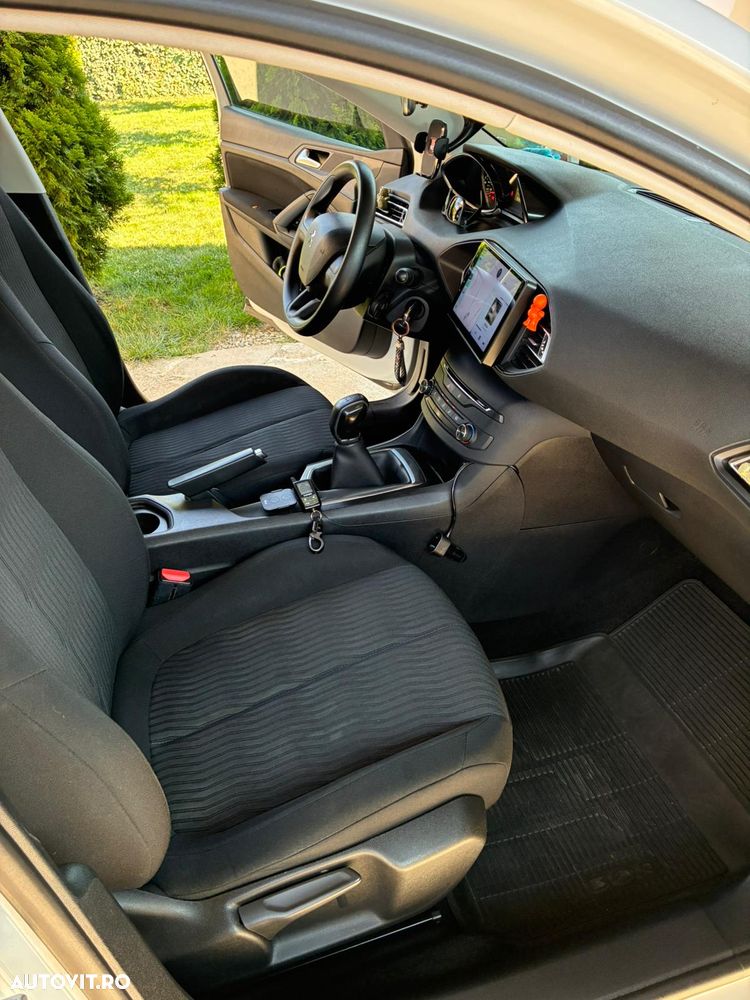Peugeot 308 1.2 VTi Access - 34