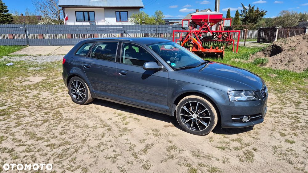 Audi A3 Sportback - 1