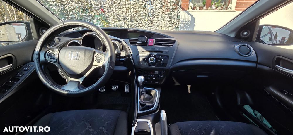 Honda Civic 1.8 i-VTEC MT Elegance - 4