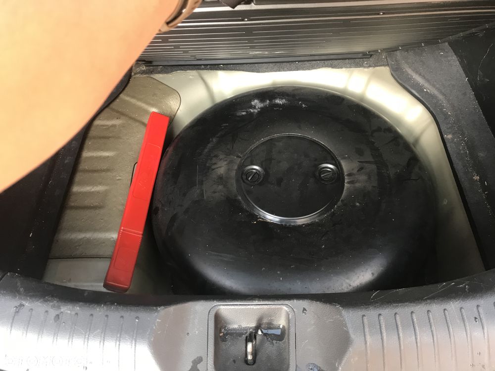 Nissan Tiida 1.6 Tekna - 10