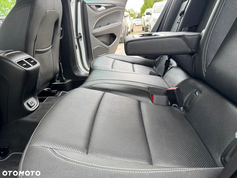 Opel Insignia - 25