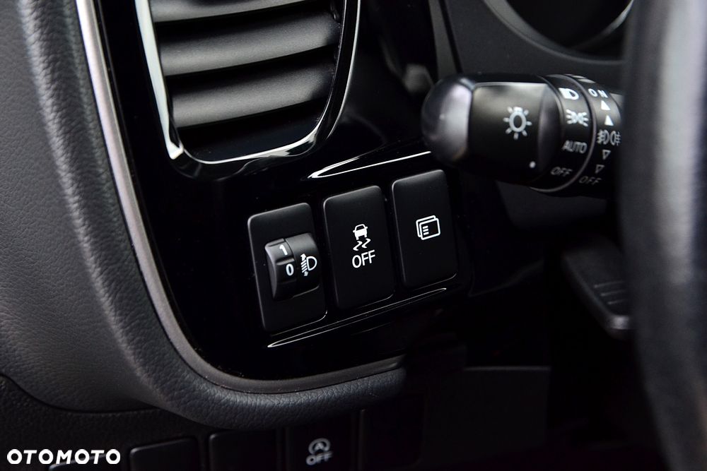 Mitsubishi Outlander 2.0 2WD Diamant - 20