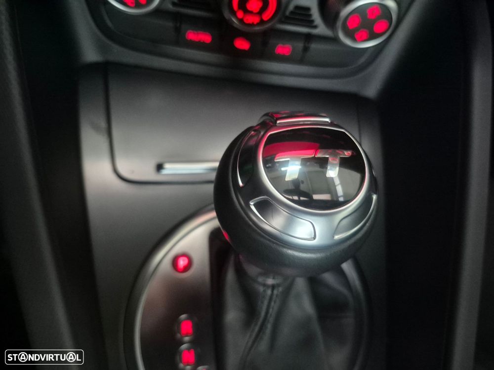 Audi TT Coupé 2.0 TDI quattro S tronic - 28